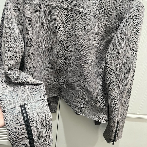 Snake print jacket - Picture 5 of 5